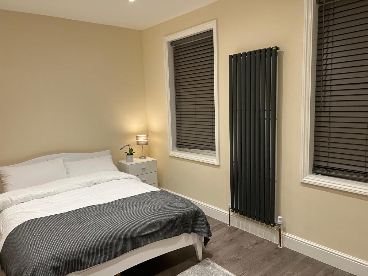 Beautiful Rooms Only Few Steps Away From Bruce Grove Tottenham Stadium 런던 외부 사진