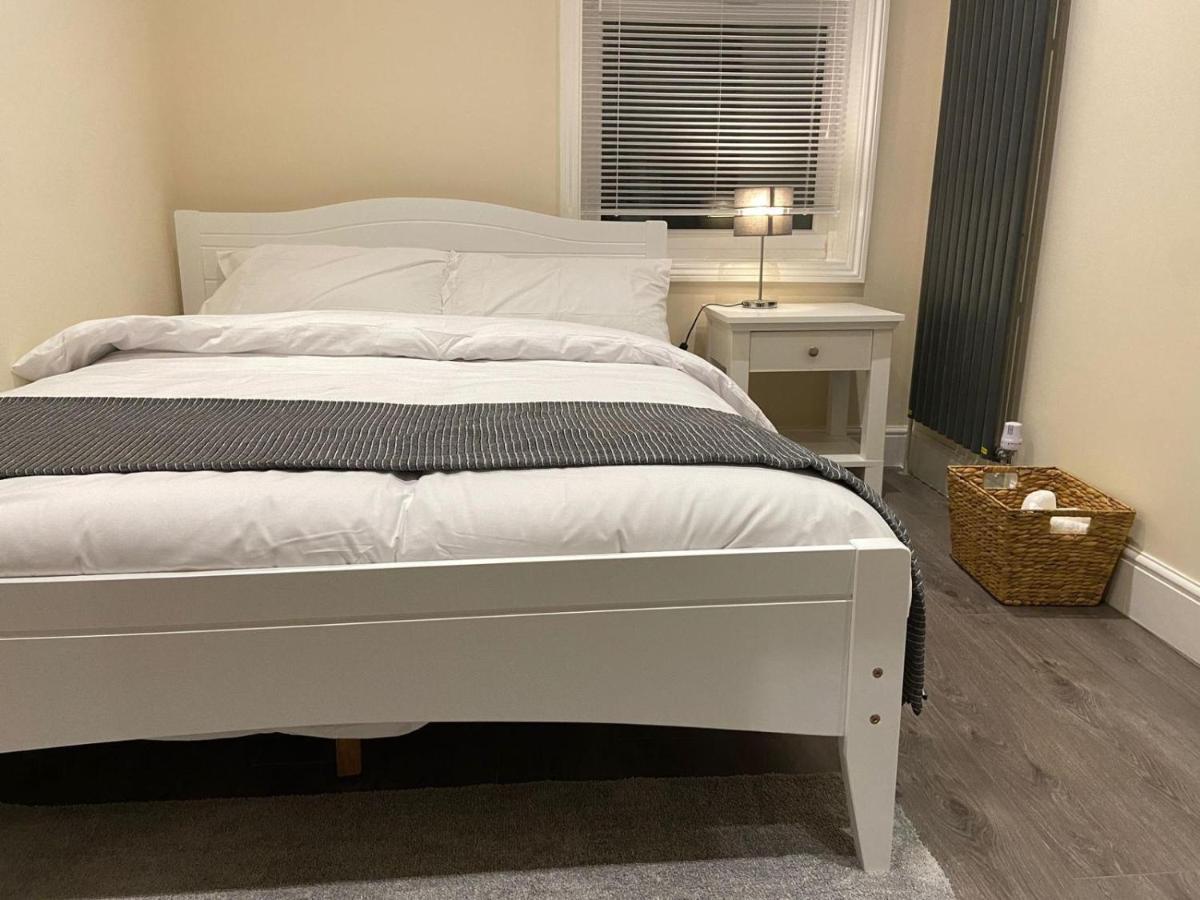 Beautiful Rooms Only Few Steps Away From Bruce Grove Tottenham Stadium 런던 외부 사진